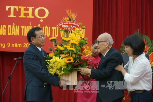 Chúc thọ Giáo sư Vũ Khiêu 100 tuổi